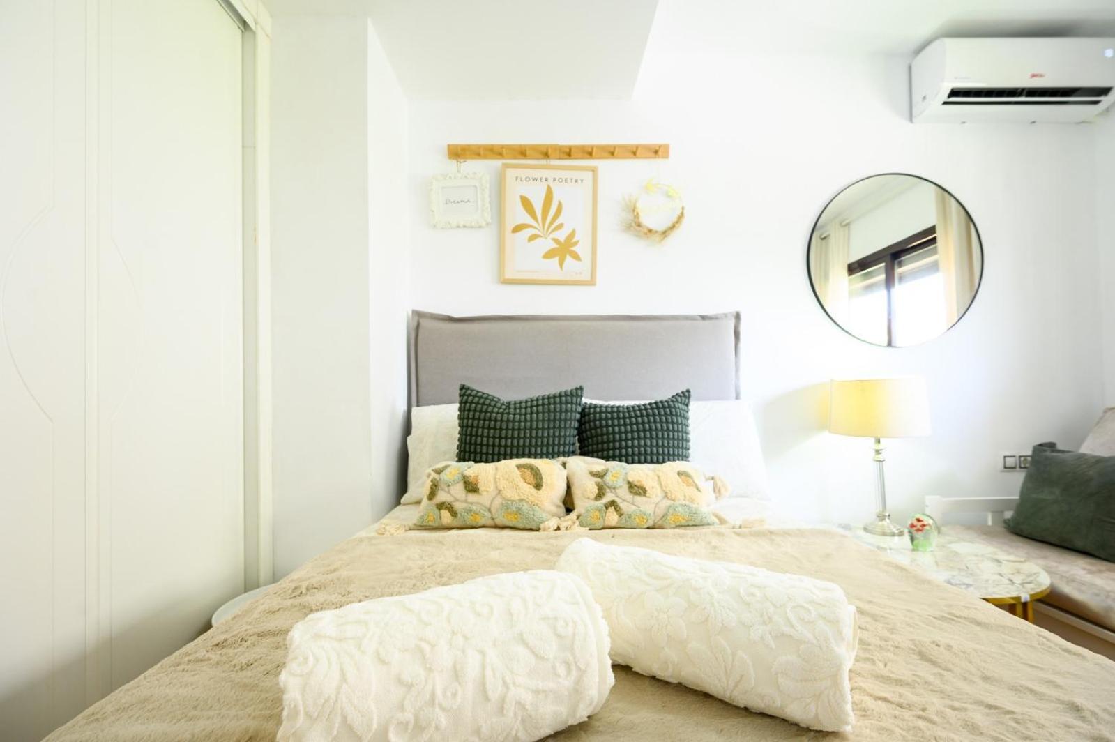 Estudio Con Parking Teatinos Malaga Living Εξωτερικό φωτογραφία
