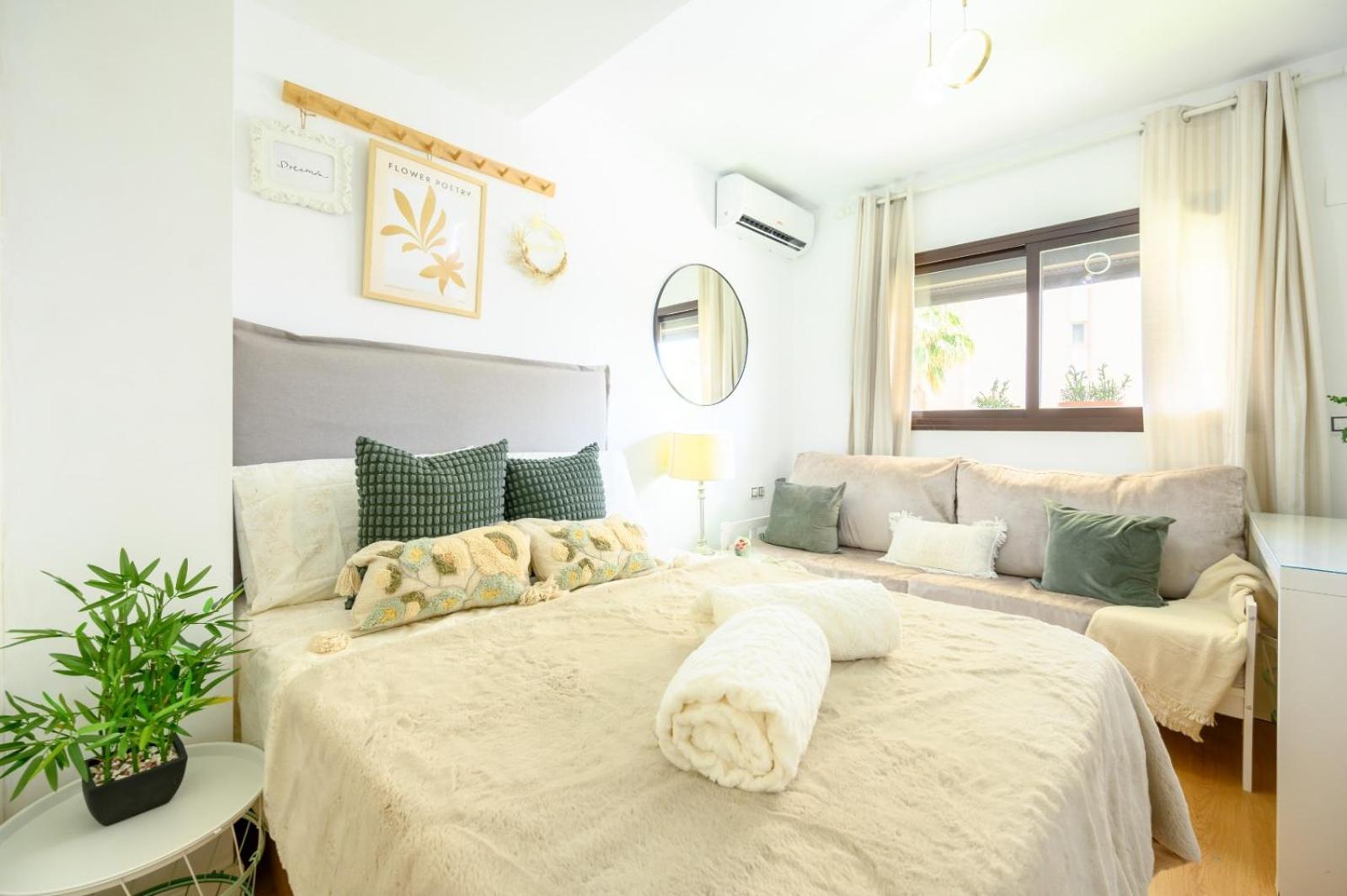 Estudio Con Parking Teatinos Malaga Living Εξωτερικό φωτογραφία